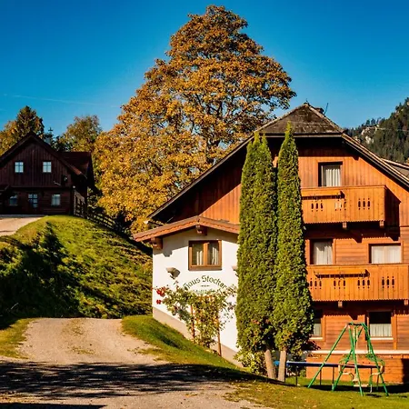 Ahornhuette سخلادميخ