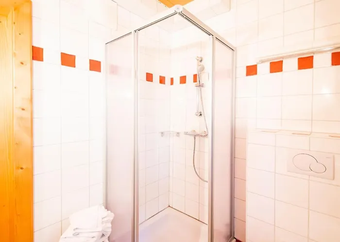 Ahornhuette * سخلادميخ